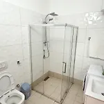 Fishta Q6 33 * Velipojë