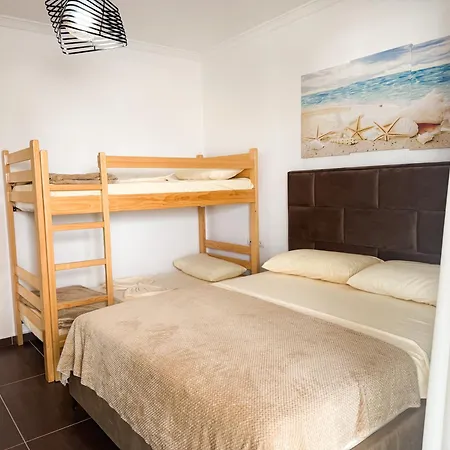 Apartment Fishta Q6 33 *