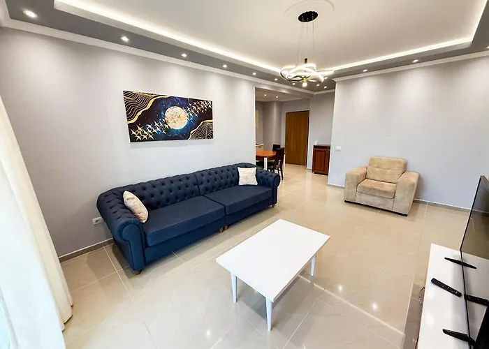 Fishta Q6 33 Apartment