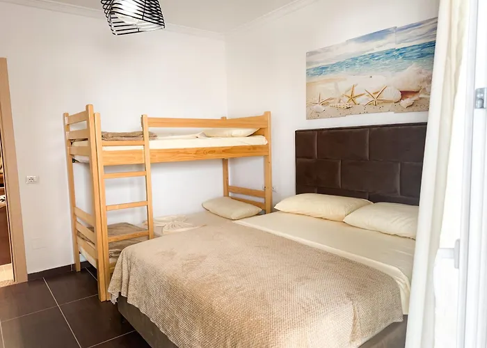 Apartment Fishta Q6 33 *